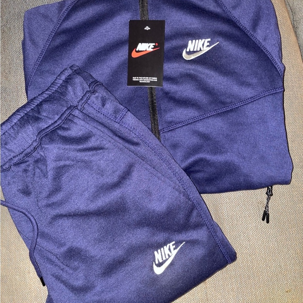 Nike men’s Blue Jogger Set